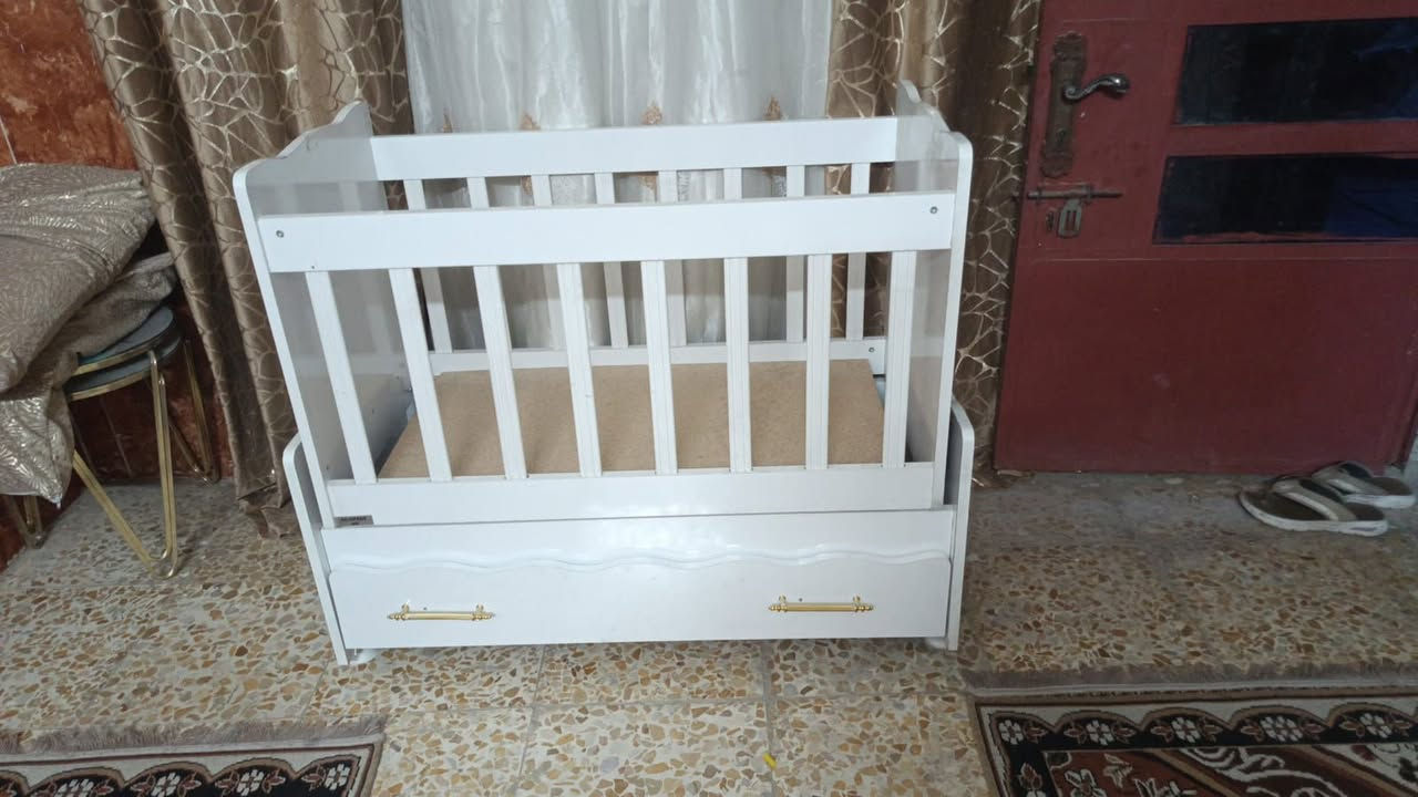 سرير اطفال • مستعمل قليل • نومتين بس