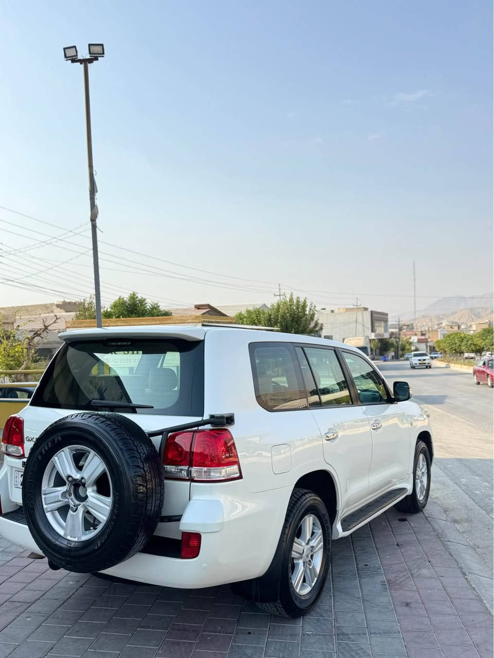 Land Cruiser 2009 GXR V8 
سه ياره له سه ر ده قى شركه ماوه 
دعامى بو دعامى به شه رت 
سه ياره نوقته ى نيه 
ته زره ى نيه 
بوياغى نيه 
سنوى نوئىه به ناوى خؤمه 
ده بل سپير 
چوار تاى نوئ له بنه 
گير و مكينه نه كرايته وه  به شه رت 

سعرى ٣٠٥$ مجال 
            ☎️ *********** أربيل, العراق
