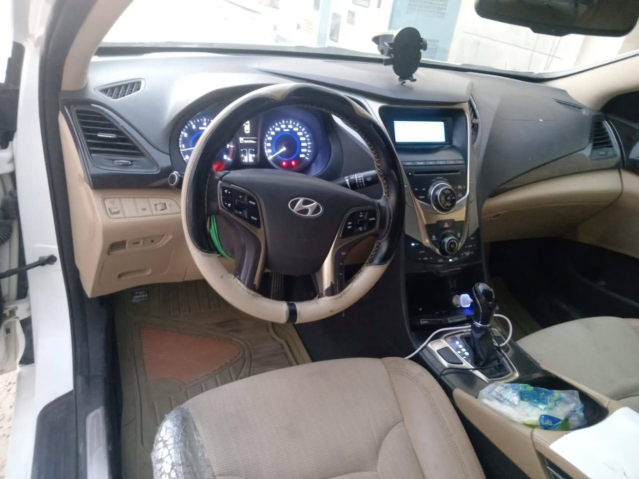 هونداي ازيرا خليجي مديل2015 محرك 3000 بية باب جة اليمنة صبغ بدون تبديل وصبغ  بالجنطك  رفم اربيل سنوية منتهية 20راعية كردي تريد وكاله تريد تحويل الرجال حاضر سعر ب115وبية مجال لشراي بيع فقط شباب *********** البصرة, العراق
