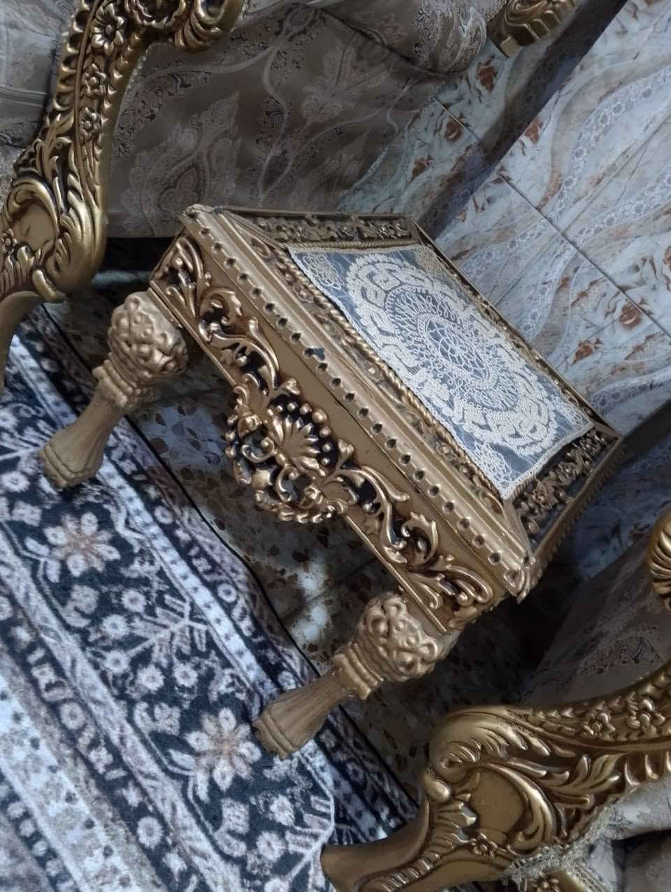 تخم • ١٠مقاعد • طبلات