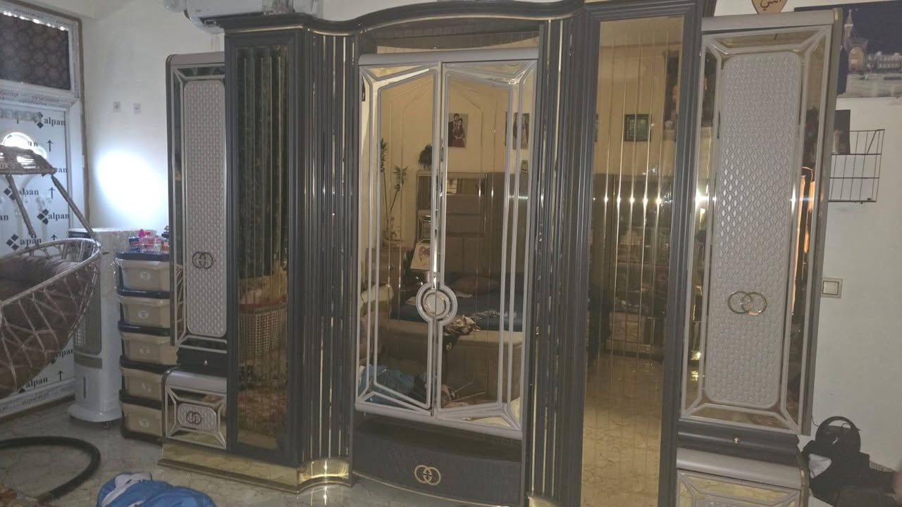 سلام عليكم غرفه تركيه 9قطع ام المسرح الله شاهد مشترينه ب3ملاين رايده ب بمليون و350  اتصال ***********
