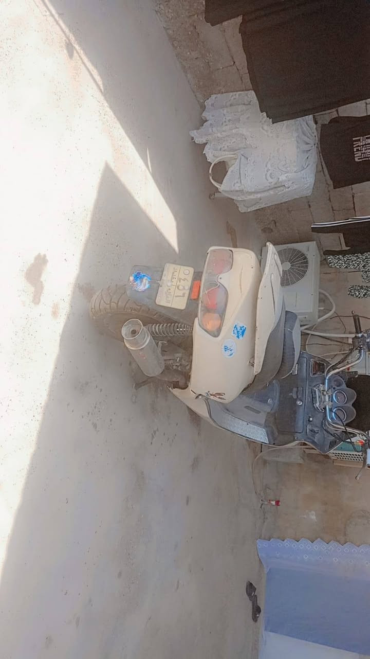 فورزه شغاله مكينه بجيس حماوه ماكو دراجه تخبل بيه نقص كتف شحن وبريك خلفي وجوزه تشغيل سويجه مكسور فقط دراجه الي يريده تفصيخ ابيعله وليريده كامله ابيعه صالنصه رياضي بس الصالنصه 85 الف مخذه دراجه كلش حلوه مكان بغداد او مراوس بيرانيه *********** واتساب
