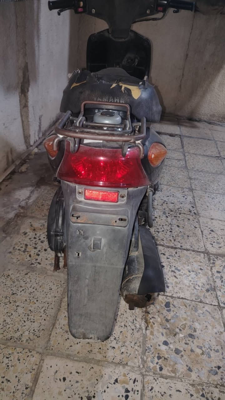 السلام عليكم عدي دراجه عصفوريه نوزل حديث سرعته 60 دراجه مجفته مره وحده باترتي جديد نوزل جديد دراجه نقصه بس شوته وصالنه شويه بيه خياس دراجه ما طالعه هواي لين عدي شغل عافيه دوامي ١٢ ساعه مالحلك عليه سعر ٣٠٠ وبي مجال العنوان بغداد دوره ابودشير وبيه مجال شراي دراجه بدون أوراق اتكفل عشاير وسرقه *********** بي واتساب خاص مفتوح

