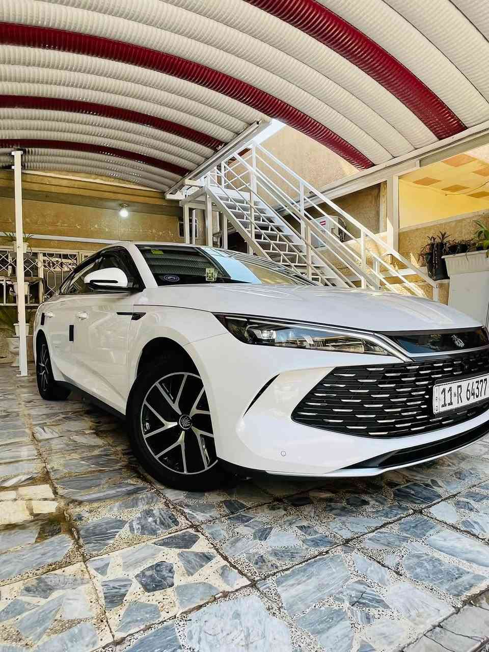 السلام عليكم 
BYD QIN L
موديل 24
الفول داخل زيتوني بانوراما الي مفقود بالسوك
5 كامرات رادارات
الشاشه الجبيره الدواره
تبريد قطعتين
بطاريه 120 كيلوو انسه البانزين خانه
ماشيه 3 الف مكينه والكلي 13 الف
رقم بغداد 
سعر 172 ورقه
***********
