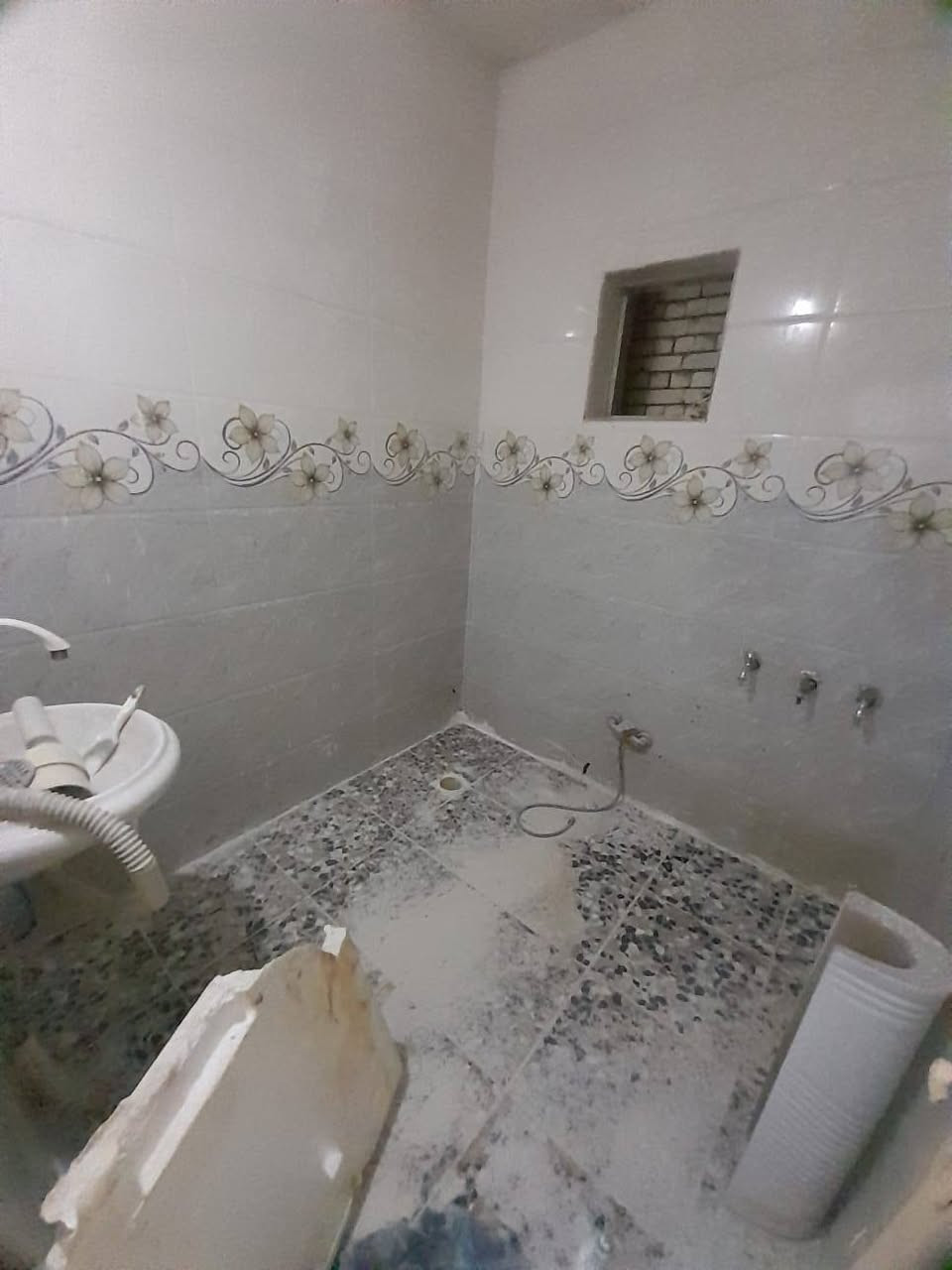 بيت للايجار
زعفرانيه نهايت اربع شوارع
طابقين مرمم جديد لبيت
استقبال/مطبخ /صاله 2/ غرفتين نوم 2/ صحيات/ سطح /
( اجاره 500 الف )
***********
