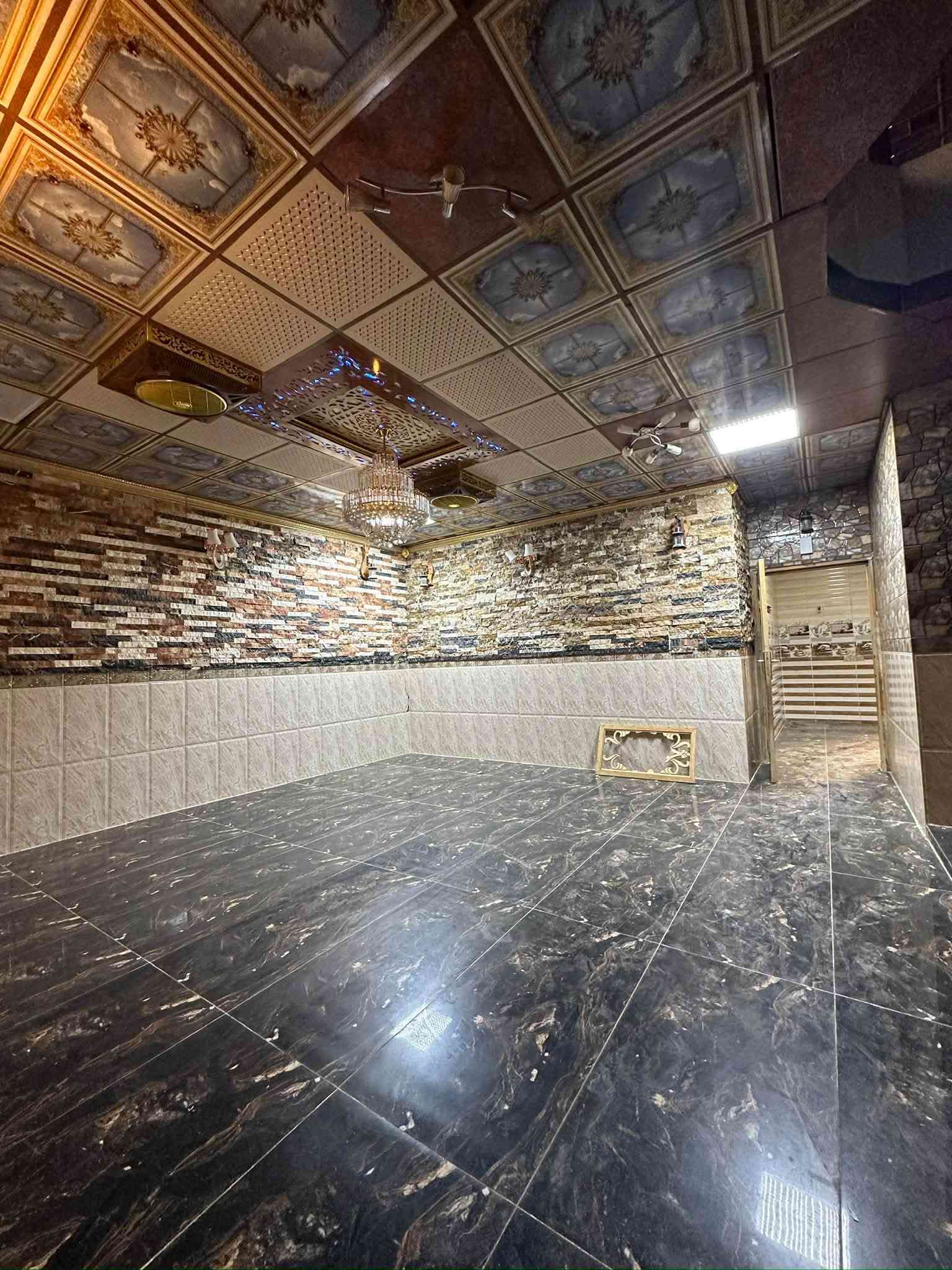 بل بدايه شارع ٦٠ • ٣٠٠م • ٥ غرف