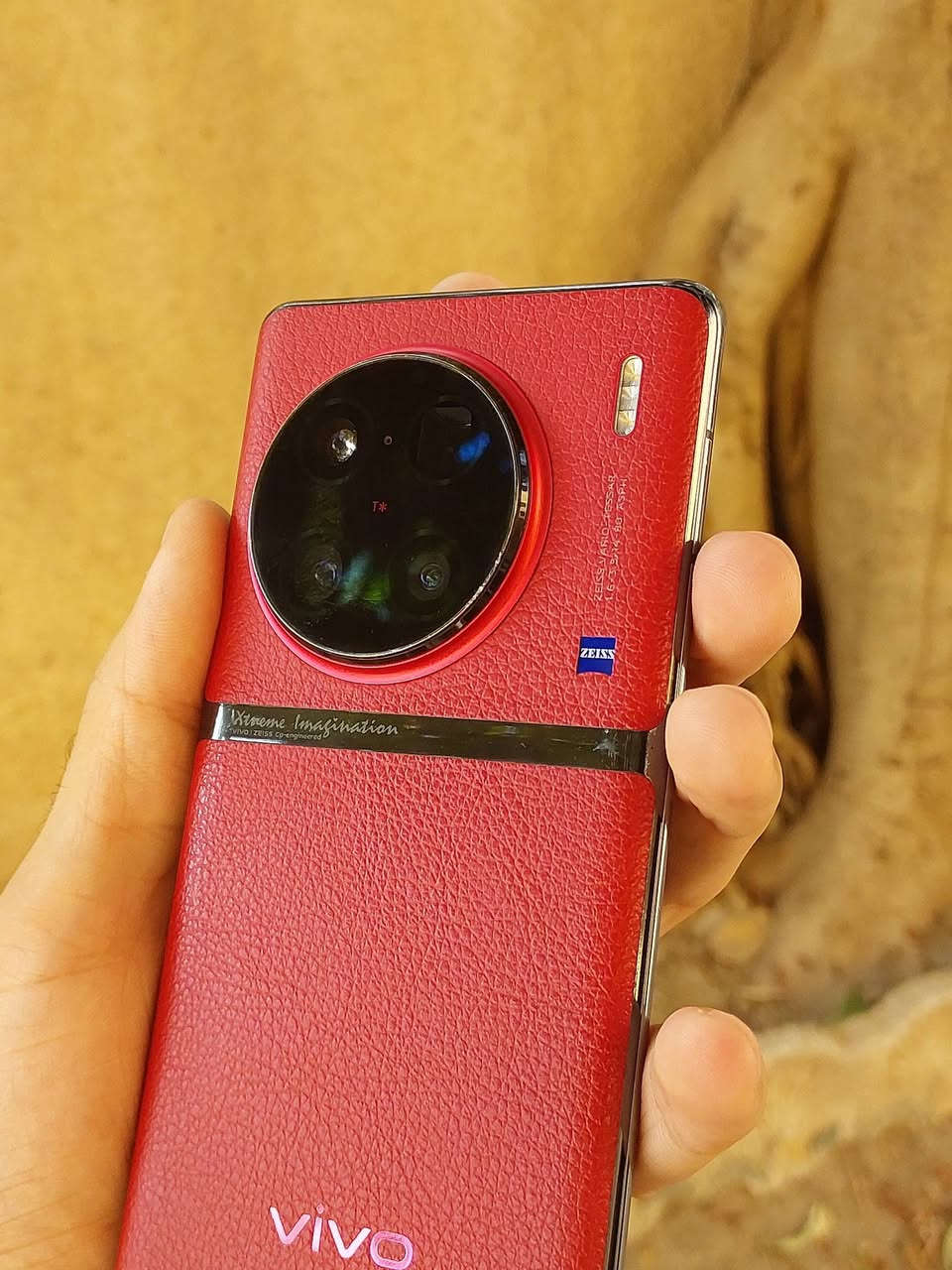 السلام عليكم 

جهاز فيفو x90 برو بلس 

ضهر جلد

 ذاكرة 256 الرام 12+12

كاميرات من شركة ZEISS

معالج سناب دراغون 8 الجيل2

ملحقاتة كارتونتة و الشاحنة
 
الجهاز ما داخل تصليح ولا بي اي عطل

السعر 550

مكاني بغداد المحمودية او اللطيفية 

واتساب
***********
