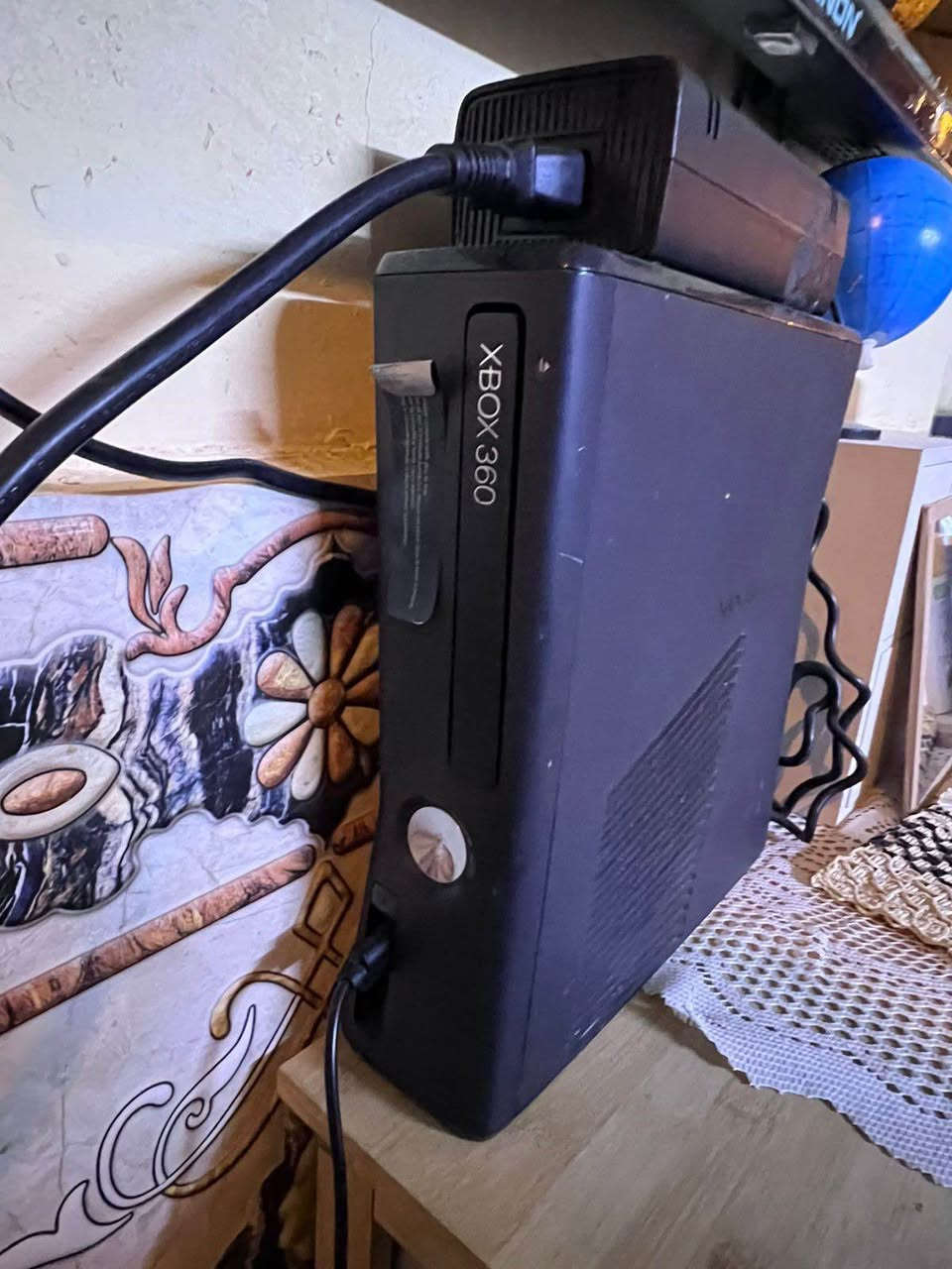اكس بوكس 360سلم مهكر بي 245لعبه مع ثلاث يدات شرط الفحص *********** البصرة, العراق
