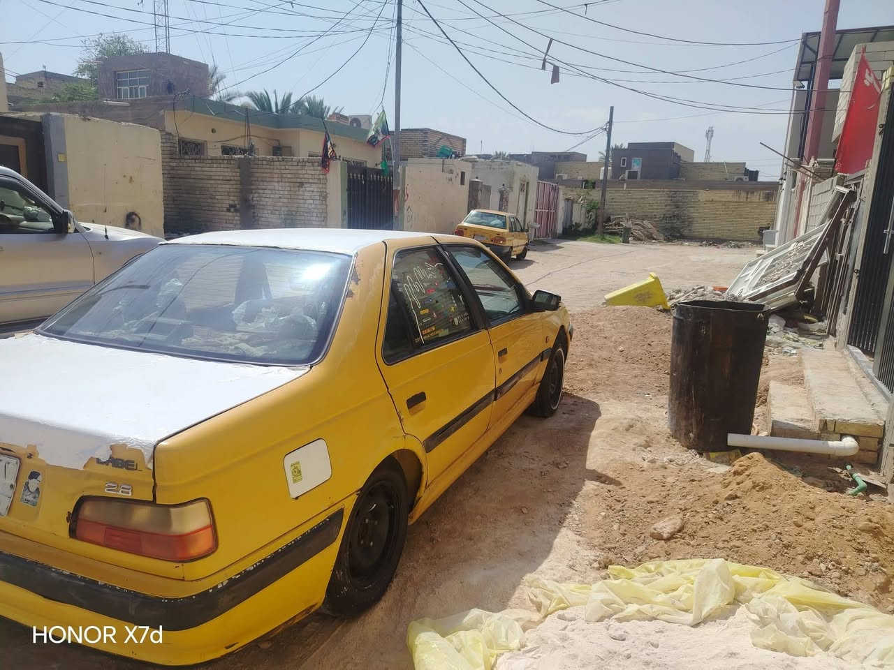 السلام عليكم بيجو بارص للبيع حداديه جديده تايرات زوج جديد باتري جديد مكينه حلوه لاتبخير ولا شي كيره نضيف سياره مشروع وطني يعني منل نجف داور راعيه موجود بل ناصريه اني عدي رقمه او متصل بي الرجال يريد يداور بس صار عندي بناء او ما داورتها اني ابيعلك حديده تضل اته او راعيها اطيك رقمه غرامات ماعليها المكان كوفه بل سهله ***********

نص مكتوب في الصور:
- HONOR X7d
- تفاصيل الغرامة
- لاتوجد غرامات مرورية.
- مركباتي
- بيجو بابل - بيجو بارص
- برتقالي مصفر
- 58322
- رقم اللوحة
- ايراني - بيجوبارص
- + إضافة مركبة
