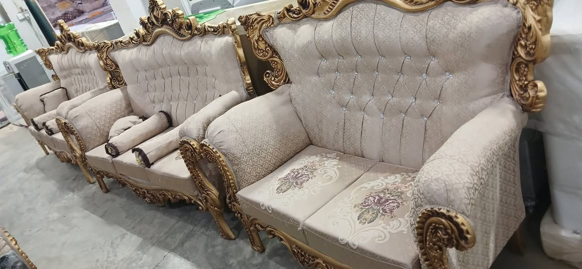 تخم ملكي ١٠ مقاعد اخو الجديد نظافه فول / العنوان بيجي شارع المصرف مقابل مدرسة الفضيله للبنات / للاستفسار /*********** /***********
