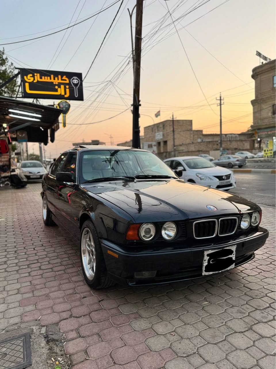 Bmw 1992 525
فوول مواسەفات
گیر تۆمەتیک
٤ جام کارەبای
ناو کرێمی
کوشن جلد
رەقەم موبایل
***********
***********
***********
*********** أربيل, العراق

