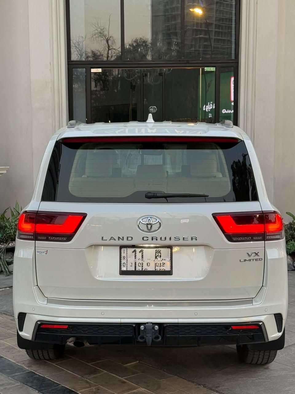 لاندكروز 2025 VX Limited 
السيارة بريم اصل باب اولا
مغلفه ppf من زيرو ضمان 10 سنوات 
كفالة عامة من كلشي 
ماشيه 13 الف كيلو فقط 
السياره بعدهه على وضع الزيرو 
رقم بغداد تحويل مباشر 
السيارة فول مواصفات 1/1 
بيبان شفط 
فلاشات  بل صندوق الخلفي
رادار امامي جانبي خلفي 
نقطه عمياء 
دبل شاحن وايرليس (بريم)
تشغيل عن بعد 
4 كامرات 360 درجة
كراسي امامية تدفئة تبريد
الكراسي الخلفيه تبريد
مكان السيارة بغداد 
رقم الهاتف / واتساب ***********
