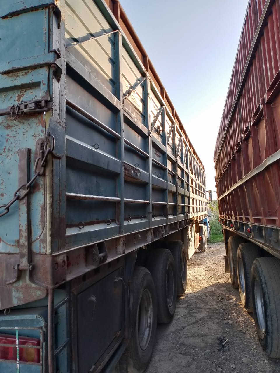 عربانه للبيع طول 12وربع 
ارتفاع 205مترين
دناكير اسكانيا 3محاور 
تايرات نص عمر 
شاصي 16محلي
رقم صاحبها*********** بي وتساب

