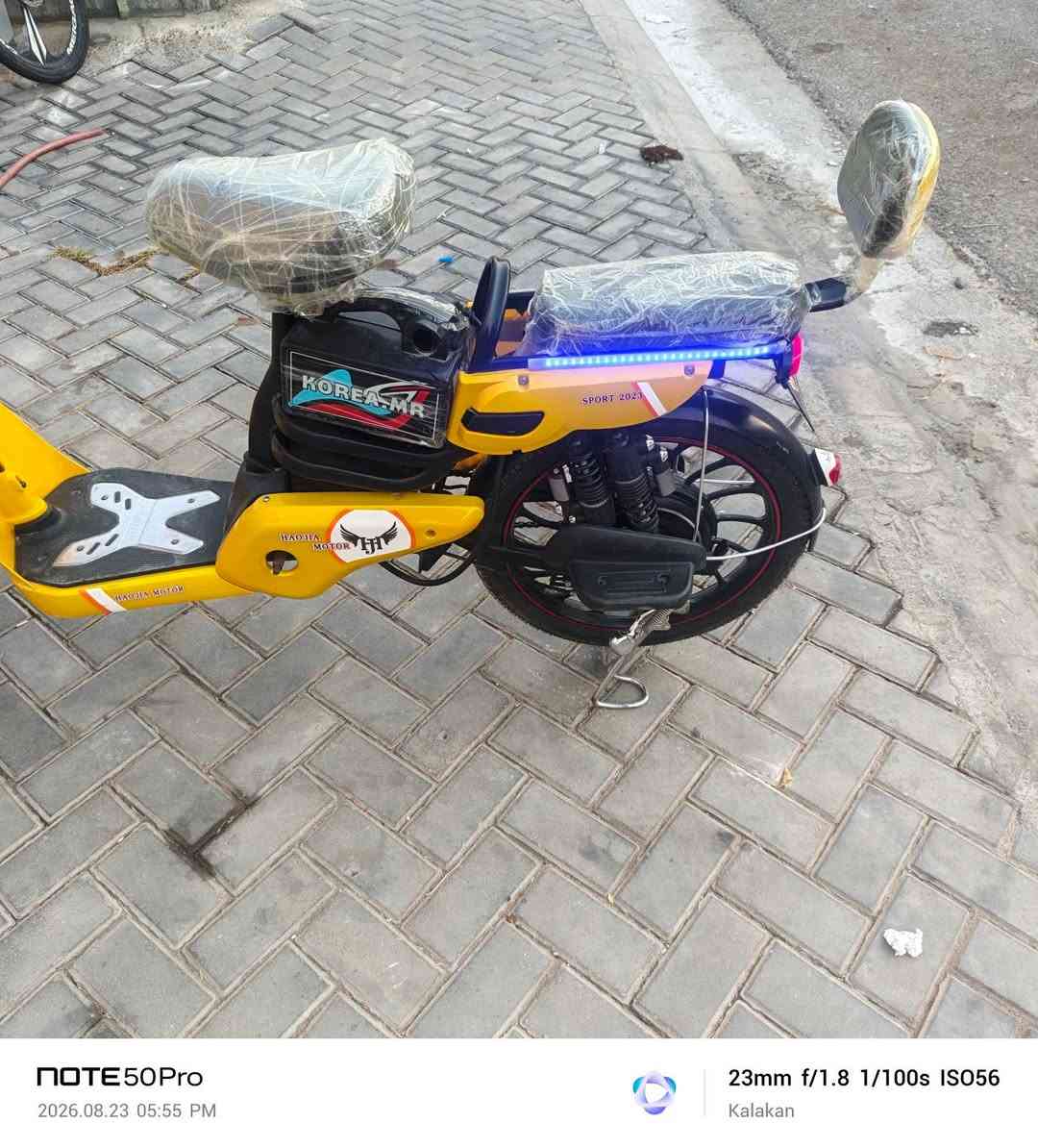 لبيع حجم 20نظيف استخدام قليل شبه الجديد ماشي 1060كيلو بطاريات ممتازات ***********
