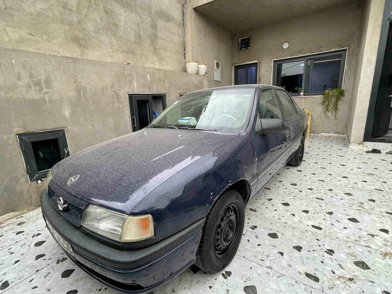 أوبل فيكترا • 1992 • نضيفه