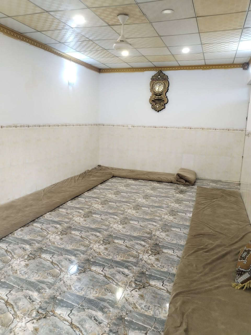السلام عليكم بيت لبيع خلف أسواق ابو علي 240متر يم جامع الرشيد سعر البيت 90مليون الطابق الأول 2غرف نوم +هول +ستغبال+مطبخ +صحيات
السلام عليكم بيت لبيع خلف أسواق ابو علي 240متر يم جامع الرشيد سعر البيت 90مليون الطابق الأول 2غرف نوم +هول +ستغبال+مطبخ +صحيات

الطابق الثاني غرفه نوم +هول +ستغبال+صحيات
***********

***********
