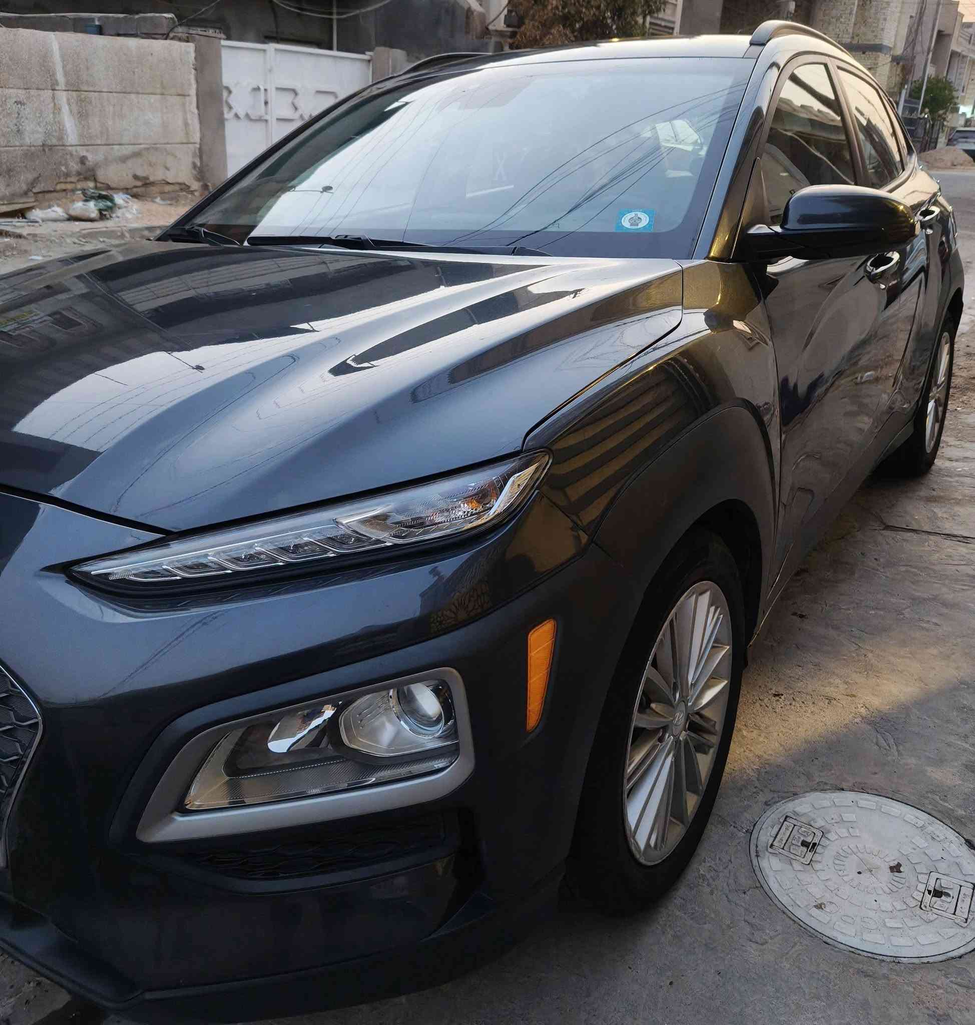 السلام عليكم كونا 2019 للبيع
رقم بغداد الجديد
وارد امريكي حادثها حلو وبسيط
ماشيه 87 الف
 بيها قطعه صبغ وحده فقط باب السايق 
بجم كبس
لسياره مواصفات حلوة
محرك 2000دوش المرغوب 
كير أوتو  ايتي المرغوب
3 انظمة قيادة
شاشه اعطال 
شاشه وكامرة
بصمه تشغل و ابواب
تدفئة كشنات 
رادارات اربع جهات
تحكمات ستيرن 
سماعات انفنتي 
السياره نظيفه وجاهزة من كلشي
كير ومحرك وتبريد جيدة جدا
 وباسمي ثاني يوم احولك 
السياره موجوده بغداد حي الاعلام 
سعرها 127 وبيها مجال 
للتواصل 
***********
واتس
***********
