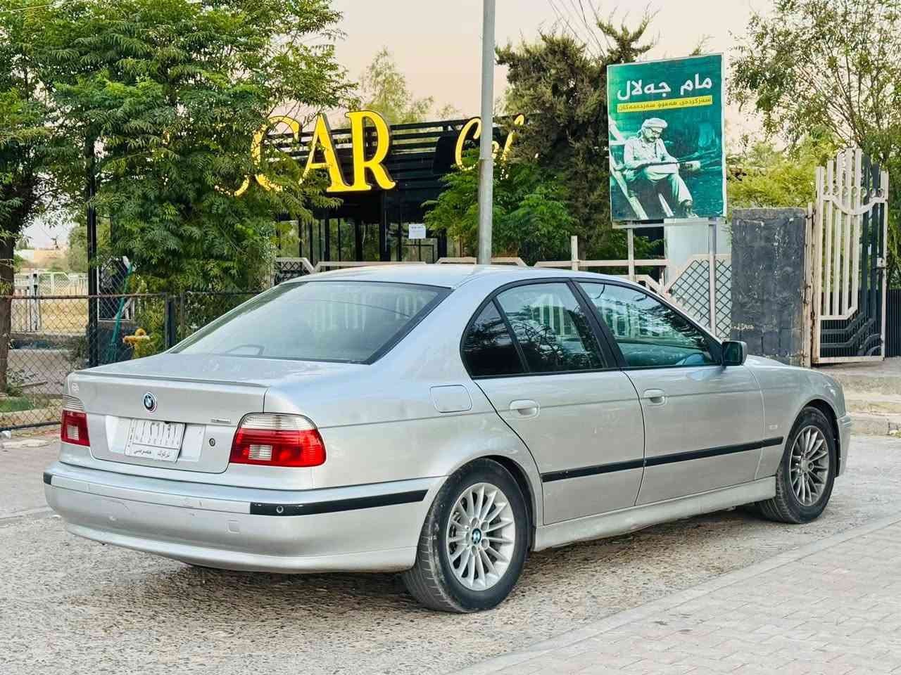 BMW  M 

بؤ فروشتن   موديل 2002 //530iA دبڵ ديجيتاڵ
گير و مةكينةي بةشةرت//گير توماتيك// سبورت // عادي
مواسةفات ///
سوكان فوليوم و // سوكان. ئيم //تحديد  سورعة/ 
ئاوێنە کارەبایی  //هیتەر//ئاوێنەی ناوەڕاست ئۆتۆی
ناو  رةش. ناو جلد
كوشن جلدو  //كوشن  //كوشن هيتر
كيرو مةكةينةو تةبريد و ساردو گەرم 
تحويل ناکرێت .
 سةنةوي2002 موديلي 
 سەیارەکە تازه یە 
سةيارةكة باكو خاوينة مالي دوستة تازە سێرڤزم بۆ کردوە
تكاية مشتةري نيت تةلةفون مةكة  
ژ. م ***********
*********** شمشمل, السليمانية
