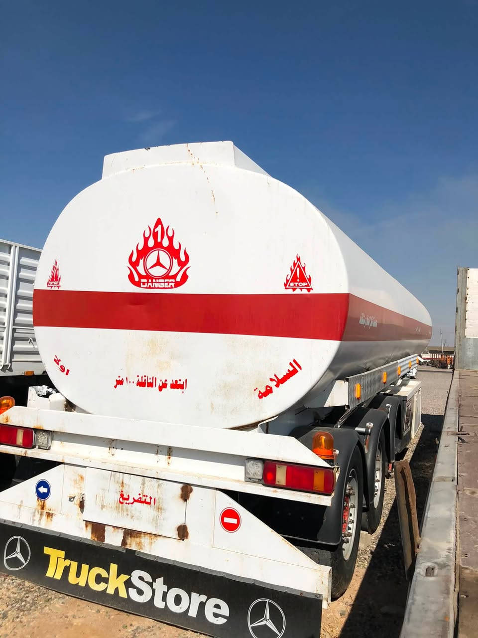 شاحنة • للبيع