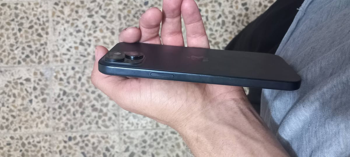 ايفون ١٥ بلص
ذاكرة ١٢٨ 
بطارية ٨٦
عنواني بغداد مدينة الصدر رايدة ب٧٠٠ قفل جهاز بلادي 
راسلني واتساب ***********
