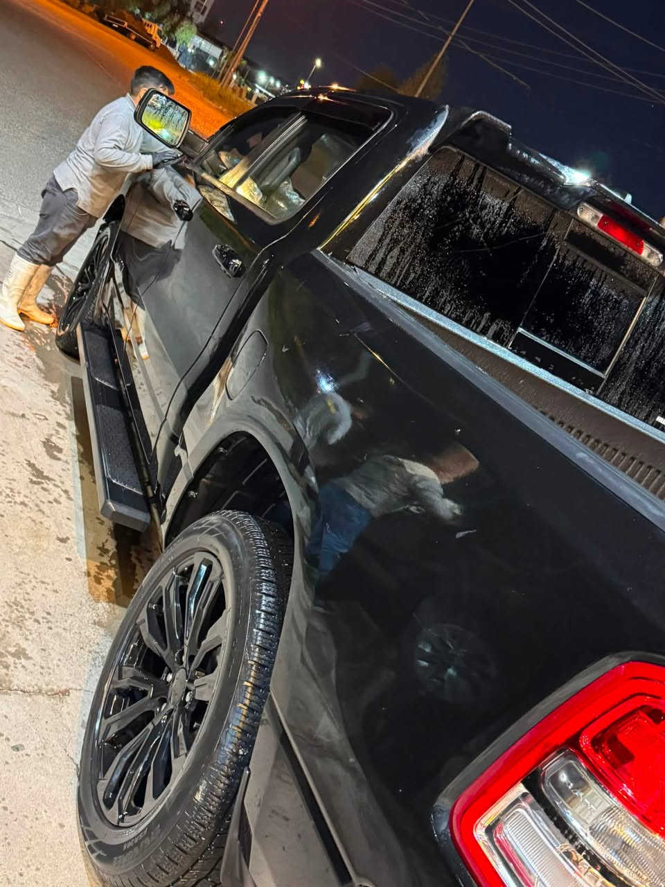 دوج رام 🔥 2024
6سلندر ايتورك
السعر🔥 280$🔥
ماشيه 23 ميل 
للاستفسار ‬ ***********‬
وارد امريكي

دوج رام لون ستار lon star

المواصفات:

*باب طويل بدي قصير

*فور ويل 4*4

*شفط ب المري+اشاير ب المري

*ويل لمتدد 

*حساسات امامي خلفي

*جامة خلفيه كهرباء 

*شاشة تيسلا  +شاشة ديجتال عداد الكتروني

*منافذ USB

*كشن منفصل

*كير ماوس

*مانع انزلاق 

*كشنات تدفئة+ستيرن تدفئه

*تبريد قطعتين

*كشنات جلد احمر

*كامرة خلفية دوارة 

*تشغيل عن بعد

*سستم صوت الباين

*منافذ تخزين متعدده داخل السيارة

*دوسات جانبية 
الحادث  جانبي ٢ قطع وحافه البنيدصبغ واحد تبديل بلادي
المكان :أربيل
