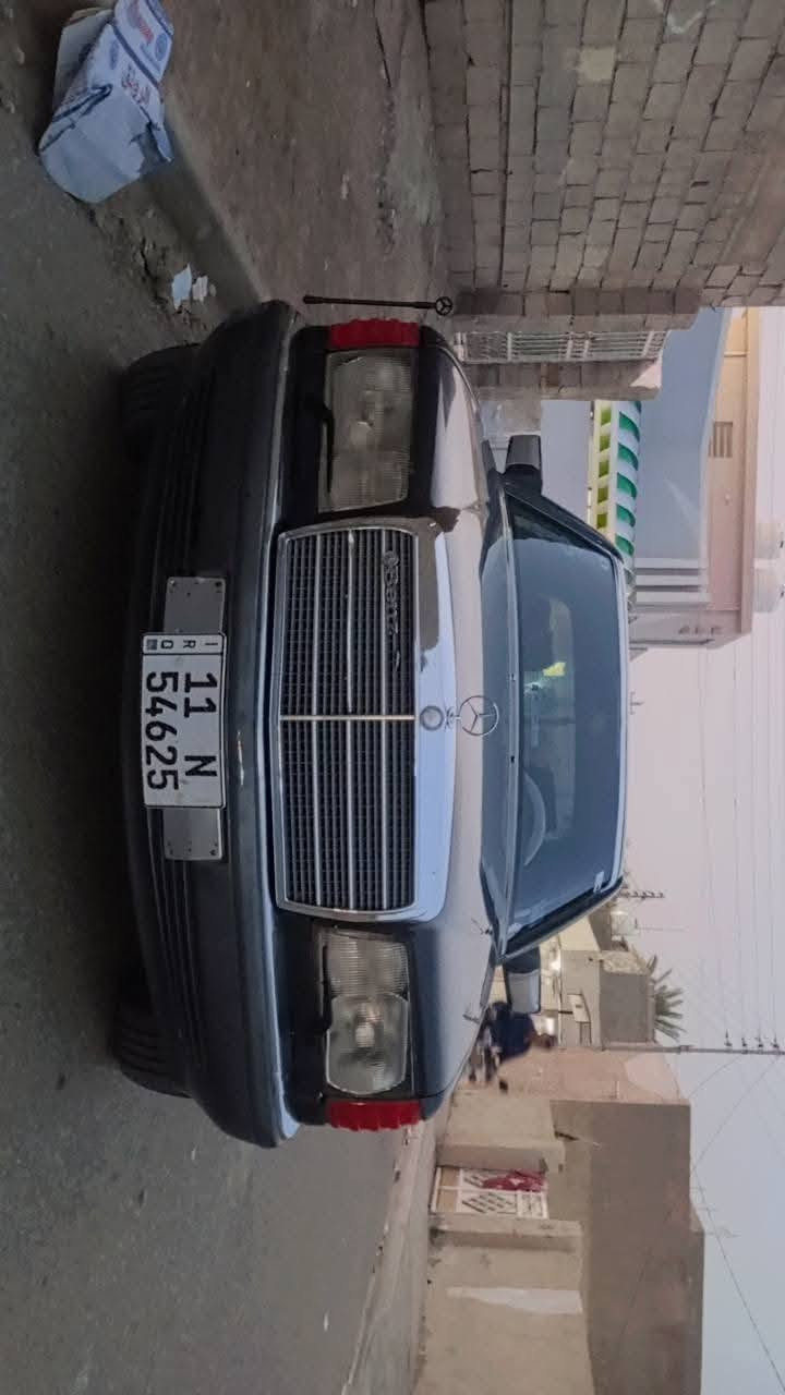 السلام عليكم مارسدس جامبو ٨٩ مكينه بلاد خير من الله صدرخلفي أمامي جديد تبريد كمبريسر ضعيف رقم إنكليزي وتجي وبيك خير وتدالل  السعر ٥٥ وبيها مجال من رخصت الادمن *********** مكان السيارة بابل مكلف بالنشر رقم صاحبها موجود
