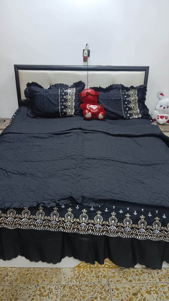 غرفه نوم 5قطع نضيفه جدا سعر نهائي قفل 250الف عنوان بغداد الحبيبيه رقم بي وتساب فقط *********** اخذ سكرين للمنشور ودز وتساب

