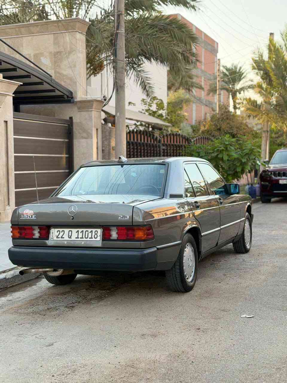مرسيدس موديل 1984دخول جديد رقم أربيل 

يعني بس كمرك وترقيم ٤٤ ورقه وشحن ٣٠ ورقه 

موديل 1984 بلاد دخول جديد كلشي بيها جديد والصور تحكم

بعدها بتاير المؤسسه

حجم المحرك 2.30 v4  كير اوتو 

فول مواصفات 

سلايد 
جلد

رقم اربيل

اوتو ماتيك
تبريد
داخل جديد

مكان السيارة بغداد حي الاطباء بلجهاد قرب خدمي شارع المطار للتواصل 
***********
