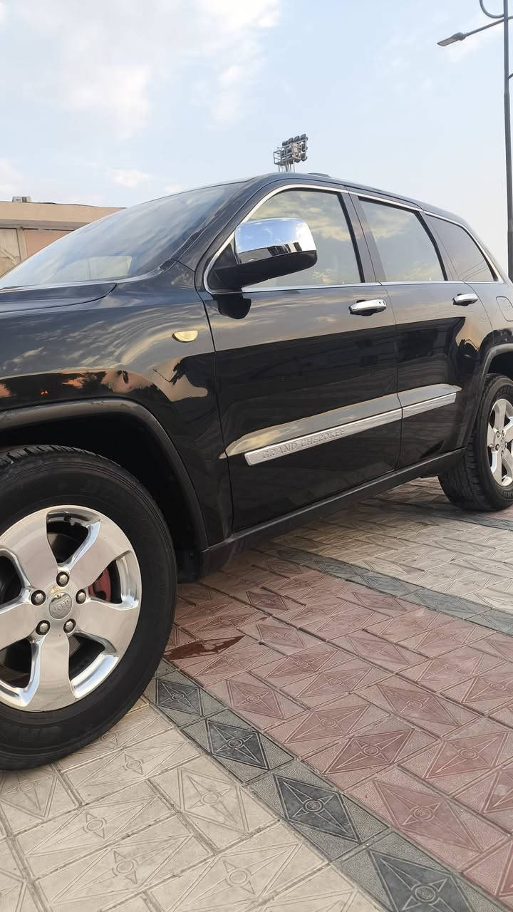 جراند شيروكي • جيب • لا تفاصيل