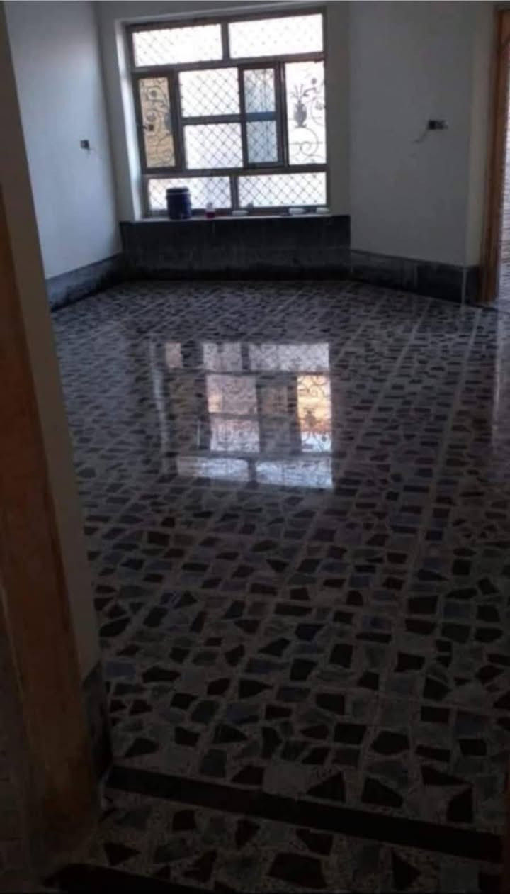 *✨ تريد بيتك يلمع مثل المراية؟ ✨*

*جلايات كاشي وسيراميك في حديثة والمناطق المجاورة*

عندك كاشي قديم وصاير مطفي؟ سيراميك مليان صبغ واسمنت من ورا البناء؟ 
رجعنا الخدمة وبأنسب سعر بالسوق! #اقل_من_سوق 

*شغلنا يشمل:*
🔹 جلاية وتنظيف الكاشي القديم والجديد
🔹 تنظيف وتلميع السيراميك والبورسلين
🔹 إزالة الصبغ والاسمنت والجص عن الأرضية
🔹 جلاية المرمر والكرانيت
🔹 تلميع نهائي يرجع اللمعة الأصلية 

*ليش تختارنا؟*
✅ سمعتنه طيبه 
✅ شغل نظيف وامانة 100%
✅ نجيك للموقع وين ما كنت - حديثة - بروانة - حقلانية - الحويجة
✅ أسعارنا مناسبة ونراعي الجميع 
✅ كشف مجاني قبل الشغل

لا تخلي التعب يبين على بيتك، خلي علينا التنظيف!

*للحجز والاستفسار:*
اتصال على هاذي الارقام 
    ***********
    ***********
#جلاية_كاشي #تنظيف_سيراميك #حديثة #الانبار #بروانة #تلميع_كاشي

---

نص مكتوب في الصور:
- جلي الكاشي والسراميك بانسب الاسعار