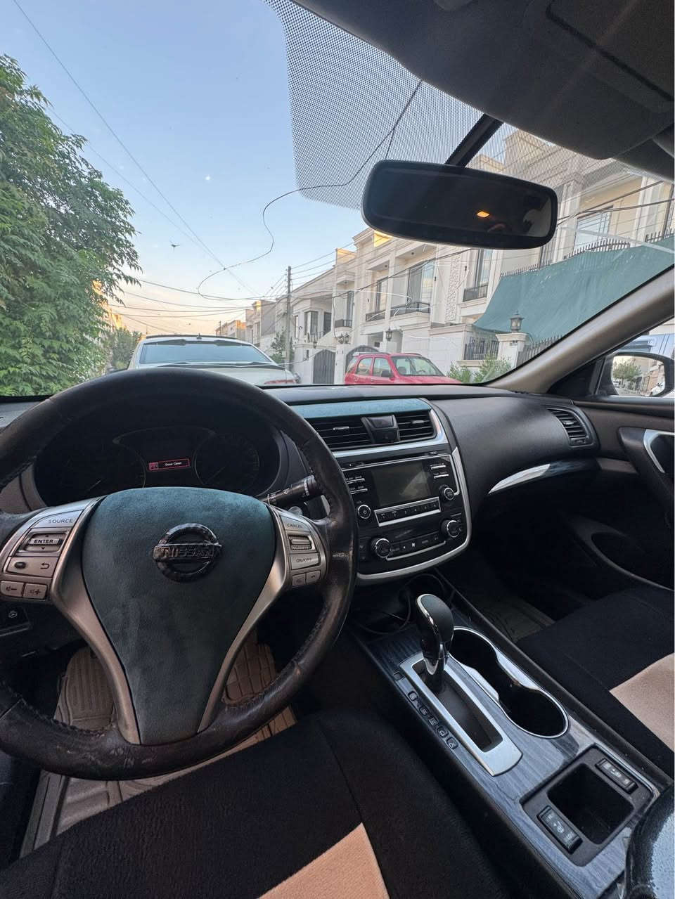 نیسان اڵتیما ٢٠١٦SL 
سەیارەکە قەپات مواسەفاته
دوو کوشنی پێشەوە کارەبای
راداری ئاوێنەکان
٩ سماعە
سماعە بۆس
کوشن هیتەر دوو کوشنی پێشەوە هیتەر
دەبل شاشە
تەبرید لەمس
سوکان هیتەر
ئاوێنەی دژە فوول
کوشن جلد
زۆر شتی تریشی تیایە وەک مواسەفات
سەیارە چاملخی پێشەوە لای سەکن لەگەڵ بۆنیت بۆیاخە بێ ژۆرێ بێ ئیرباگ هەموو شتیکی تازەیە ٤ تایەی نوێی لە ژێرە سەنەوی و هەزەو هەموو شتێکی کراوەو نوێیە بە ناوی خۆمە و هەموو شتیکی بەشەرت نرخی ١٠٨ وەرەقە و مەجالیکی کەم *********** أربيل, العراق

