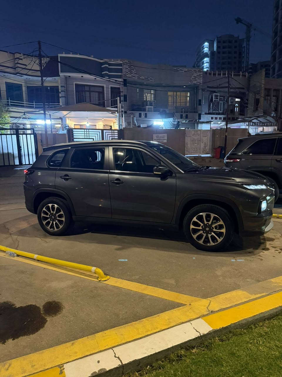🚘🔥 للبيع سوزوكي جراند فيتارا 2025 🔥🚘
✨ موديل 2025
🔹 السيارة حُرّة
🔹 كيرأوتوماتيك
🔹 محرك 1.5 لتر$ هجين هايبرد
🔹 حالة ممتازة
🔹 الفحص حسب رغبة المشتري
💰 السعر: 32 مليون دينار عراقي
📍 الموقع: [بغداد الغاليه) 
📞 للتواصل: [***********]

السياره ماشيه 14الف فقط
🔥 حُرّة وجاهزة للبيع
