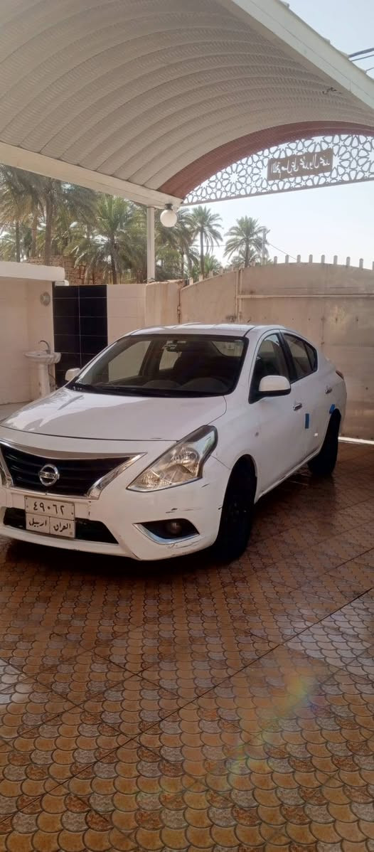 نيسان سني ٢٠١٦ هندي 
بيها جاملغ خلفي مصبوغ
بيها ملاحظات بسيطه 
مكينه كير حداديه جديده 
تريد تحويل تريد وكاله
السعر ٧٥ 
للاتصال ***********
مكان سياره حله
