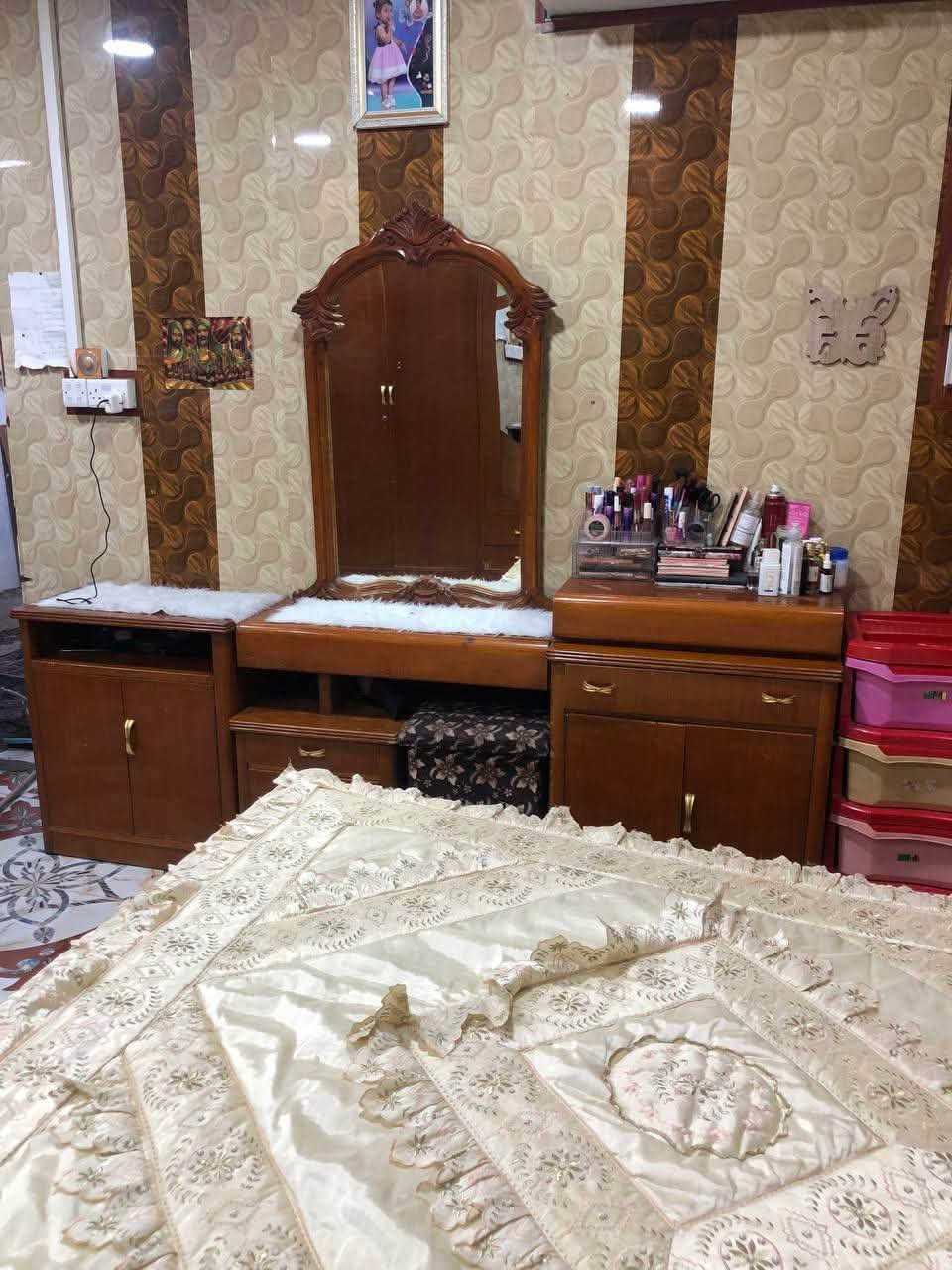 البصره القبله غرفه تفصال عراقي للبيع مليون اوبيه مجال ***********
