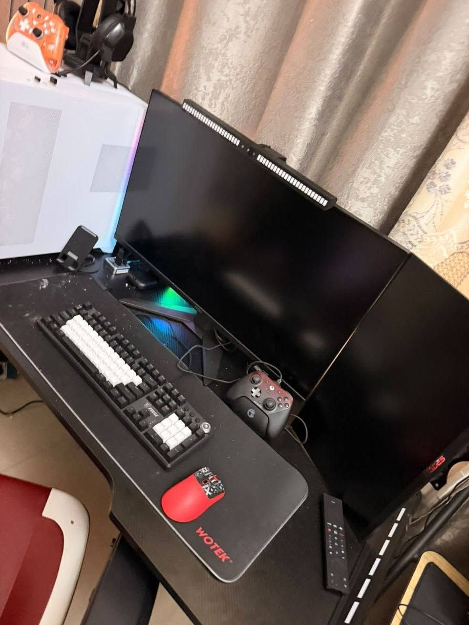 سلام عليكم للبيع PC Gaming كامل مكمل شد والعب
المواصفات: 
المعالج : Intel Core i5-12400F
كارت الشاشه : NVIDIA GeForce RTX 5060
الرام : 16GB DDR4
المذبورد : Gigabyte H610M S2 DDR4
الهارد : Lexar NS100 SSD 1TB
شاشه  الاولى msi 32 .... 
الشاشه الثانيه دراكون حجم 22
اليدة الاولى كيم سير احترافيه 
اليدة الثانيه ليون احترافيه 
الكيبود ميكانيكي msi
الماوس اتاك شارك 
السماعات ثنين هتفون وستريو 
ماوس باد تحويلات يو اس بي ثنين اصليات 8 منافذ اضافيه 
الميز كيمنك 140 سم 
اليوبي اس ماكسما اصلي
الكرسي  احترافي انگير وولف 
حالة الجهاز: (ممتازة / نظيف / استخدام خفيف)
مدة الاستخدام: (شهرين متقطعه الحاسبه مشتغله 20 مره بس)
السعر مليونين و50 وبيها مجال بسيط
مكاني بغداد المنصور
للتواصل خاص او واتساب: 
***********
