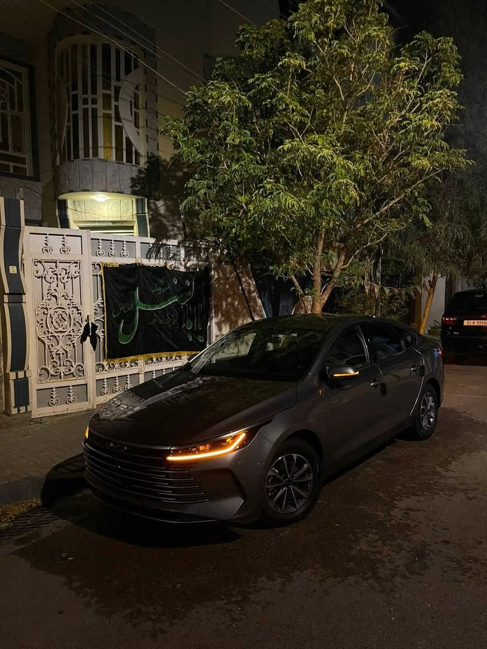 السلام عليكم BYD دستروير 2025 للبيع كفالة عامة ماشية 9000 مواصفاتها معروفة ويل كروم كشنات أبيض جلد رياضي رقم بصرة تحويل ثاني يوم حرة مو أقساط  كامرة خلفية دوارة حساسات خلفية فقط شاشة قلابة كير ماوس دخول ذكي بابين بصمة و كارت NFC بطارية 55 كيلو متر بالشحنة واذا فول شحن فول بانزين تمشي 1400 كيلو السعر 19مليون و 300 وبيها مجال مكاني بصرة حي 
الغدير(ياسين خريبط) رقمي ***********
