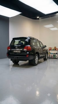 لاندگرۆزەر.وەنەوشە 2012 gxr v8 هیچی پێوە نییە ،سەنەوی تا 2031 ,170 هەز...
