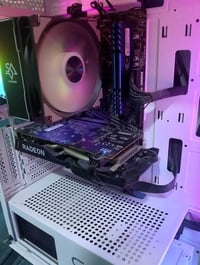 للبيع PC Gaming المواصفات: CPU: Ryzen 5 5500 GPU: Galaxy RX 580 8GB RA...