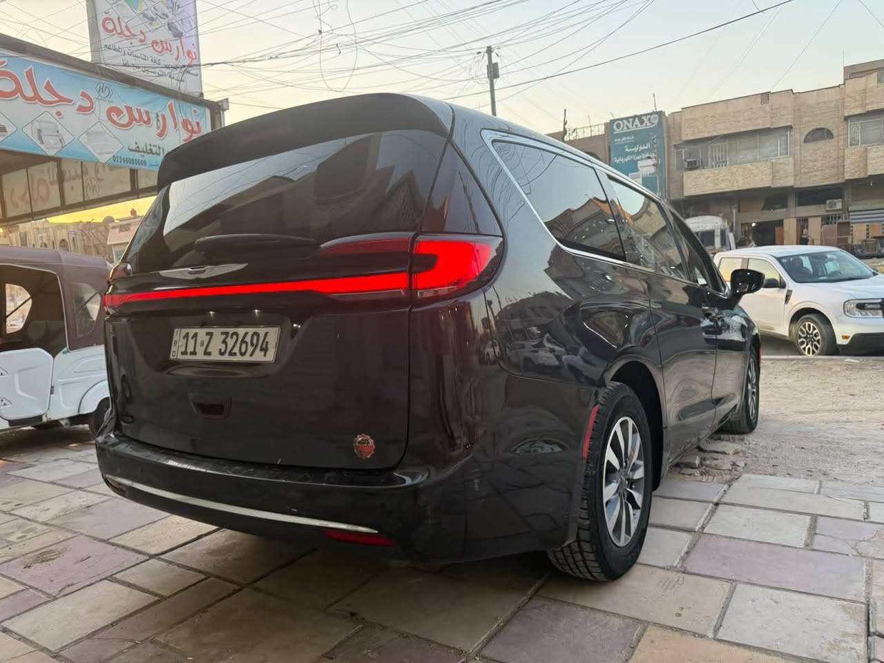 🚙 كرايسلر باسفيكا هايبرد 2023 🔥
🇺🇸 وارد أمريكي

🔹 حجم المكينة: 3600 + هايبرد
🔹 Plug-in Hybrid — شحن منزلي 🔌
🔹 المسافة المقطوعة: 30 ألف ميل
🔹 الإيرباك: سليم
🔹 الضرر: صندوق مبدل نفس اللون، موضح بالصور

⭐ المواصفات:

• تحكم ستيرن
• 3 قطع تبريد
• شاشة
• بصمة
• تشغيل عن بُعد
• كشنات جلد
• هيترات بالكشنات
• رادارات
• حساسات
• ويل كب
• بيبان كهرباء
• صندوق كهرباء
• لايتات LED
• إشارات بالمراية
• رادار أمامي
• كشنات كهرباء

💰 السعر: ١٩٨ ورقة وبيها مجال بسيط
📍 مرقم بغداد 

📞 تفاصيل أكثر:  *********** 

📍 المكان: بغداد – حي العامل
تحياتي 🌹
