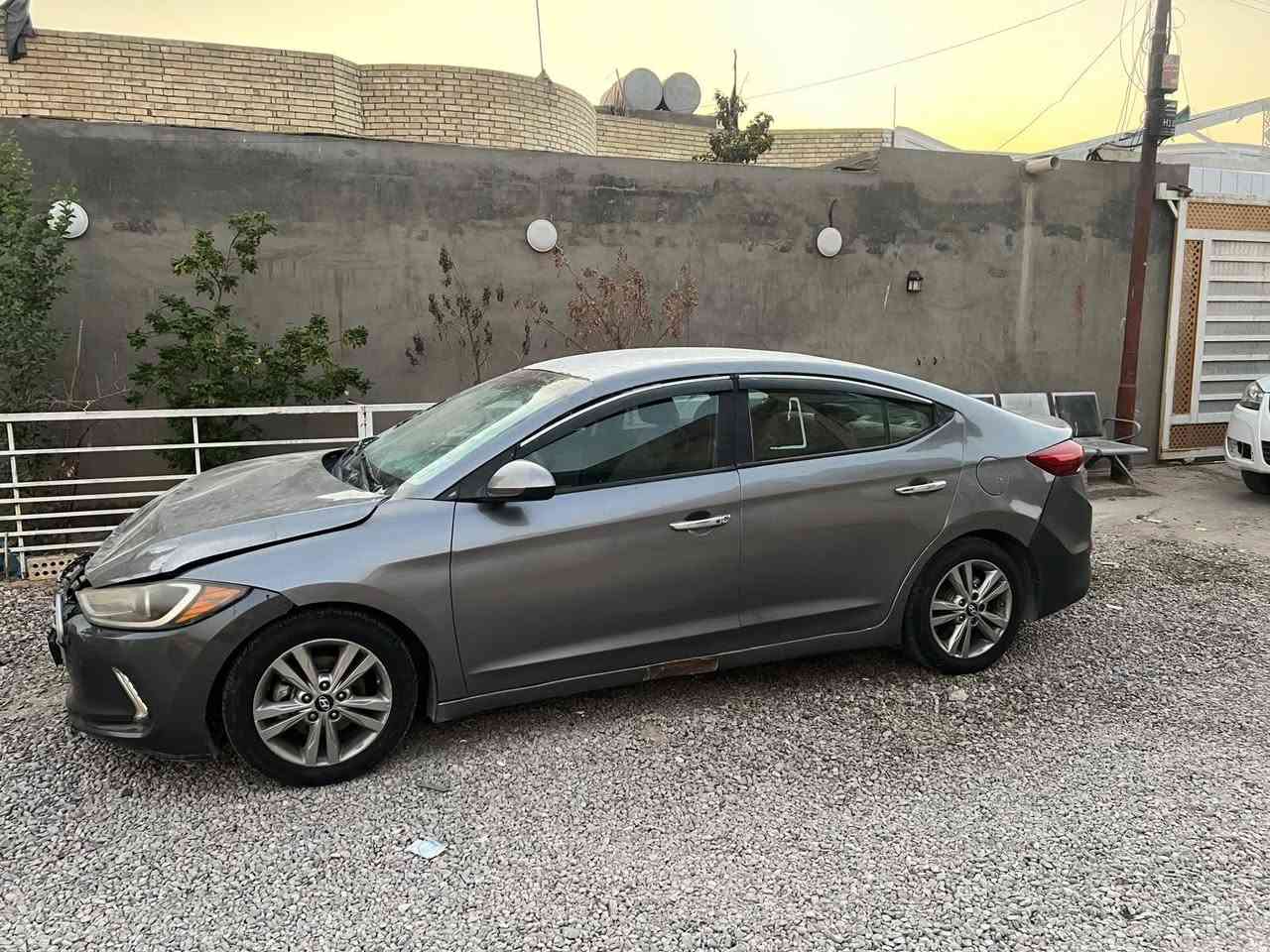 سلام عليكم للبيع هونداي النترا موديل 2018 رقم بغداد انكليزي تحويل مباشر اخوان سياره تعرضت لحادث طخه بجم كما موضحه بلصور ابيع عله وضعهه لغود شواصي ايرباكات كير مكينه مكفولات مكان السياره بغداد الاستفسار ***********
