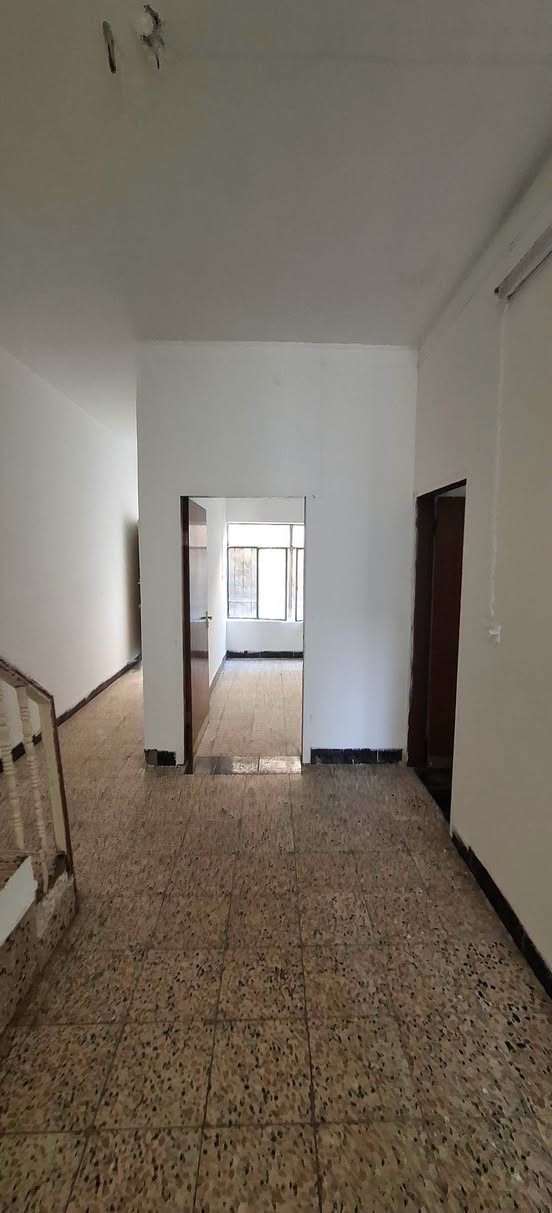 #دار للايجار 
مساحة 160 متر طابقين
موقع 📍 كركوك منطقة ساحة الاحتفالات قرب افران زمزم 
طابق الاول 
كراج + صحيات خارجية + استقبال +مطبخ + حمام + غرفتين منام 
طابق ثاني 
غرفتين منام 
#اجار 400 الف عدا الماء والكهرباء 
للاستفسار الاتصال بنا على 
*********** 📞
مكتب جنة الامل للعقارات 👑 
نستقبل جميع عروضكم السكنية والتجارية
