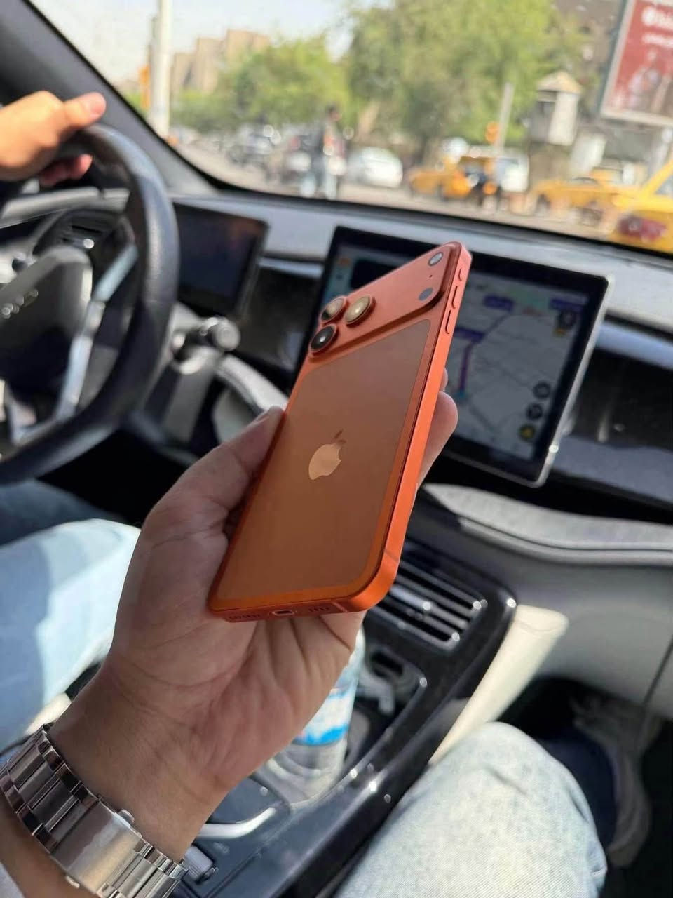 السلام عليكم ايفون Xs max محور 17 برو ماكس 'ًًنضيف كلش …
 % ذاكره 256  جهاز نضيف كلش ومكفول متوفر توصيل جميع المحافضات 🚛***********
