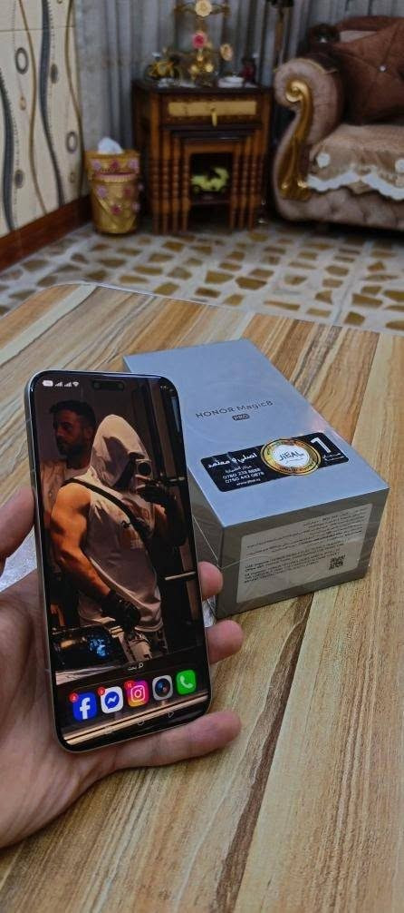 للبيع هونر ماجك 8 برو 
عملاق التصوير والبوتريه 
فتح علبه لون مميز ذهبي
 اغراض مامستخدمي ذاكرة 512 
جهاز جديد وضع شركه سعر جديد مليون 410 الف سعري مليون 185 بي مجال كلش بسيط  
عنوان موصل توصيل ما عندي رقم الهاتف ***********
