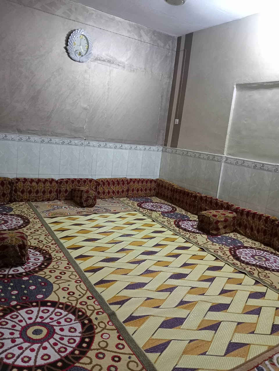 بيت للبيع في الناصرية مركز 3 دقايق عن جامعة العين بالسيارة
موقع البيت حي الشهداء قرب محطة رفع الماي قطاع 52

 

المميزات: 

- 3 دقايق عن جامعة العين بالسيارة

- دقيقة واحدة مشي عن خط المارسدسات (من الشهداء الى سوگ هرج)

- على شارع 15 متر مبلط

التفاصيل:

بيت طابو امامي مساحة 100م واقع حال 120م بناء عگادة 

السعر 105مليون و بي مجال

يحتوي على: إستقبال، صالة، غرفة، مطبخ، محل

الطابق الثاني يحتوي على صالة، غرفة سندويچ

للتواصل ‏‪***********‬‏ او ***********
