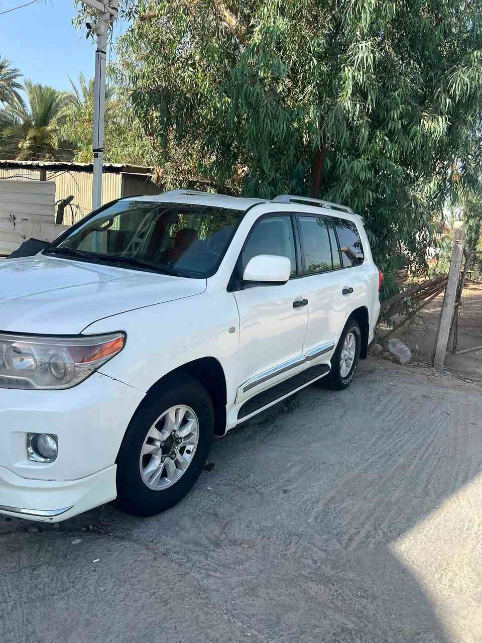 سلام عليكم لاندكروز مديل 2008محدثه٢٠١٤
جاهزه للاخير مال جناي مصبوغه حزام جماليه جانت قبل درع وشايل الدرع بسمي حاليا ومصفيها ع ايدي من حداديه ونواقصها كلهن  كير عادي
ترايك من الحله للبصره رقم  بغداد مشروع وطني مصفرها من كلشي سياره خير من الله مكينه وكير كفاله مكانه الحله السعر 
200 مراوس حسب القناعه مكلف بنشر مامتواجد علفيس ***********
***********
