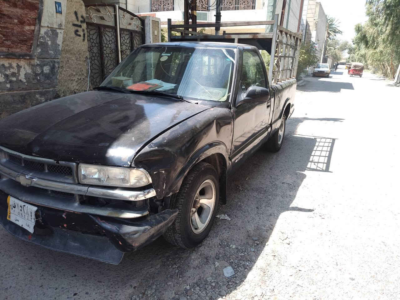 السلام عليكم
بيكم شوفر للبيع 

موديل 2000 مكينة وكير لاند كروز المكينة فارة يطغ شغالة بس بيها صوت الكير والاكسل جدد صدر امامي جديد تخم تاير جديد

السيارة ماشي بمعاملتها مال تحويل وما كملتها وراعيها تيهتة يعني ابيعلك هالموجود

السعر 25

مكاني بغداد الشعب 

***********
