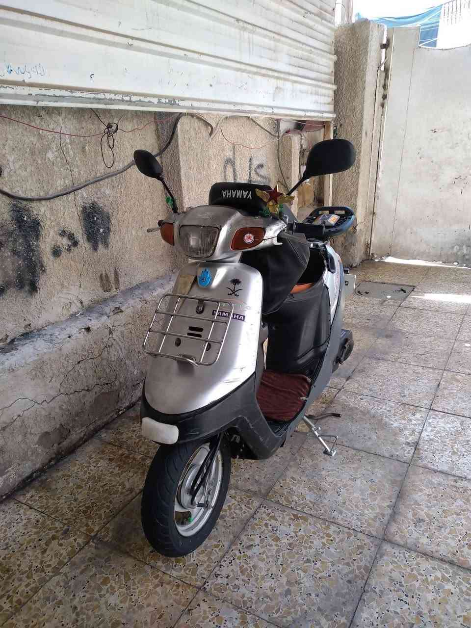 السلام عليكم دراجه بطه للبيع دراجه كامله ما بيها نقص ماكينه مقفوله العنوان الشعب شارع الصحه سعر200 ***********
