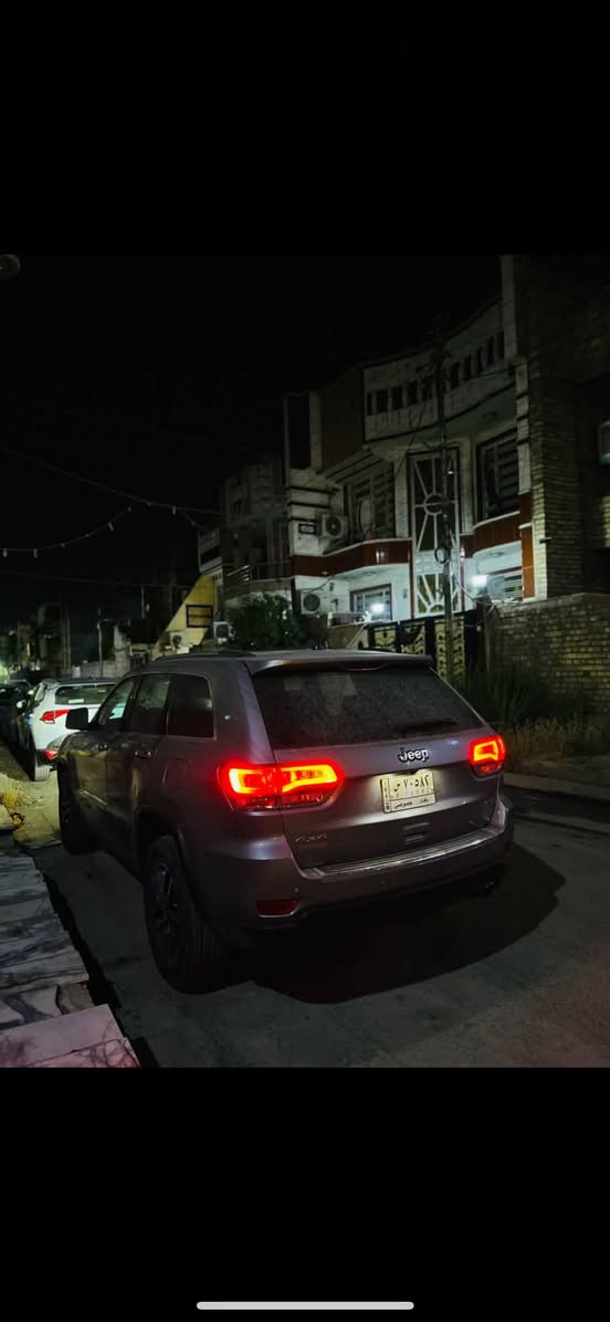 مراوس بسورنتو
جيب كراند شيروكي للبيع ٢٠٢٠ لون رصاصي
مواصفات لمتد فول 
١-محرك ٣٦٠٠  سلندر ٦ 
٢-كشنات جلد تدفئة تحكمات فول 
٣-تحكمات ستيرن وتدفئة ستيرن
٤- تبريد قطعتين 
٥-فتحة سقف 
٦-صندوق كهربائي 
٧-حساسات خلفي رادارات جانبية
٨-منظومة زنون لد ابيض كاملة
٩-شاشة جبيرة بلادي نظام كار بلي 
١٠-نضام سياقة متعدد جبلي وثلجي وطرق وعرة وترابي
١١-نضام سبورت رياضي
١٢-نظام صوتي دمام عالي
١٣-نظام مكابح ذاتي عند الرجوع للخلف
 ملاحضة السياره امريكي بالصور صورة الحادث بامريكا والسونار ورقم الشاصي للتأكيد  السياره عليها غرامات شكد ما عليها يوكع من سعرها وكذالك شبيها نقص هم ينزل من سعرها السعر  ٢٢ الف $  
للتواصل الرقم واتساب***********
بغداد البلديات
