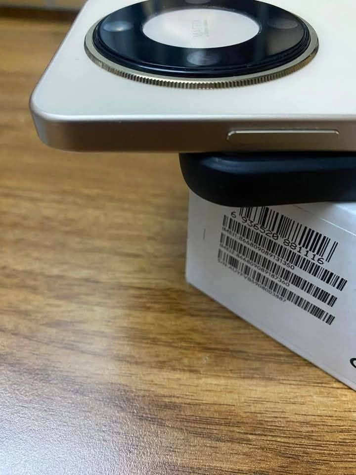 📱 Honor X9d
• رام 12GB
• ذاكرة 256GB
• كاميرا 108MP 📸
• شاشة AMOLED 120Hz
• بطارية 8300mAh 🔋
• شحن سريع 66W ⚡
• مستخدم ايام معدوده بحالة الوكالة ✨
• كامل الملحقات
العنوان ديالى 

💰 السعر: 300

#الشراي يراسل وتساب على رقم ما متواجد فيس ***********
