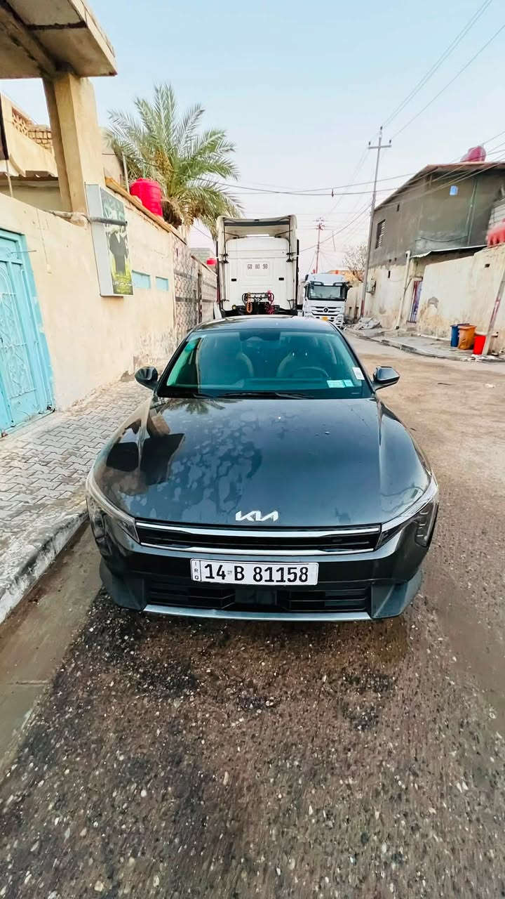 سلام عليكم K4 2025 لون رمادي شهداء بصره (وكاله عامه) ماشيه 43 الف k حادثها جاملق امامي مبدل مصبوغ ربع البنيد مصبوغ وبيها كلير فقط من امريكا باب وجاملق خلفي مكاني البصره السعر 152 وبيها مجال ***********
